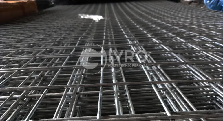 Pabrik ram mesh lembaran tebal 2.5 - 3 - 4 mili lubangan 5x5cm